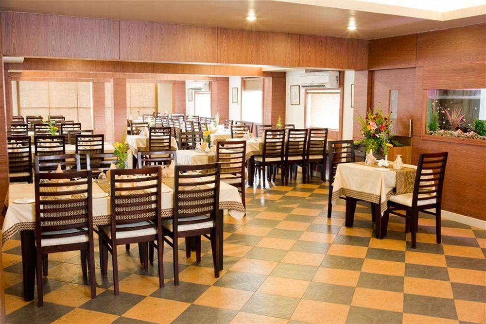 Hotel Pookodans International Kondotty Экстерьер фото