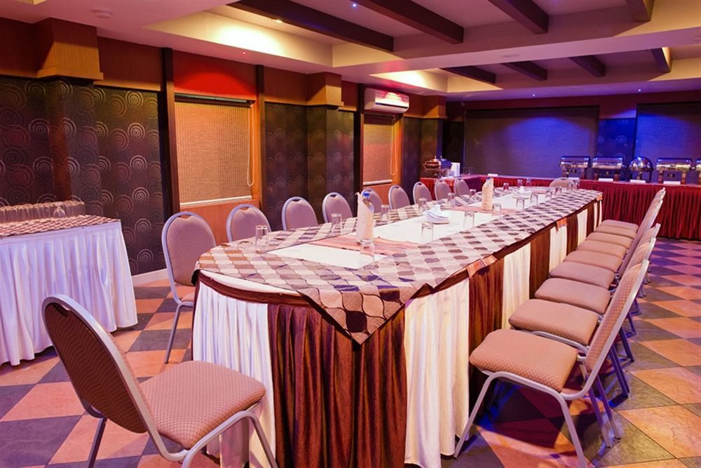 Hotel Pookodans International Kondotty Экстерьер фото
